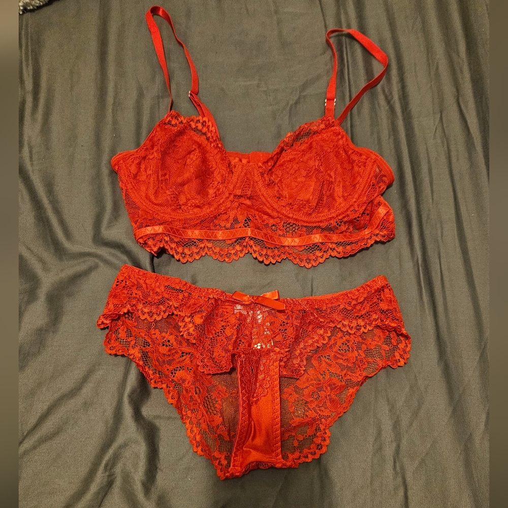 Elegant Lace Intimates Set in Red